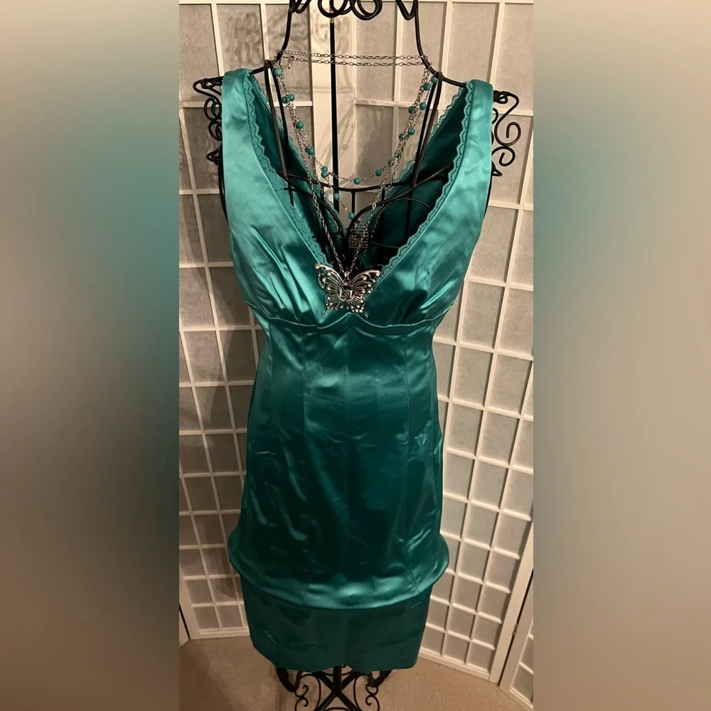 BEBE Slim Sexy V Neck Satin Midi Dress NWT - Picture 3 of 11
